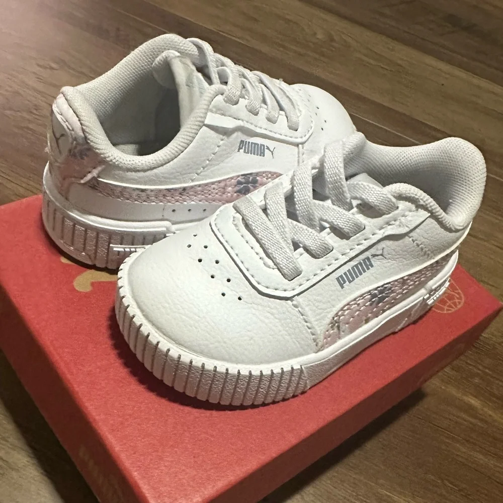 Puma Toddler White Sneakers with Pink Accent 5T